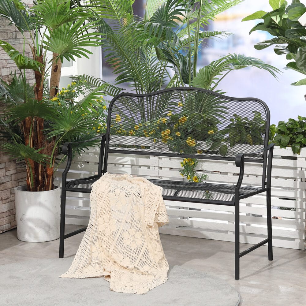 Schwarze, wetterfeste und stabile Gartenbank für zwei Personen.