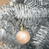 Weihnachtsbaum 180cm mit 1000 Spitzen Ø103x180cm