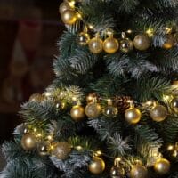 Weihnachtskugeln mit LED Lichterkette Gold Christbaumkugeln
