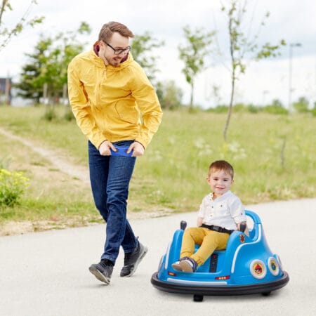 Blauer 12V Autoscooter für Kinder mit Fernbedienung, Musik und 360°-Drehung, ideal für 3-5 Jahre. Ein lustiges und dynamisches Fahrerlebnis.