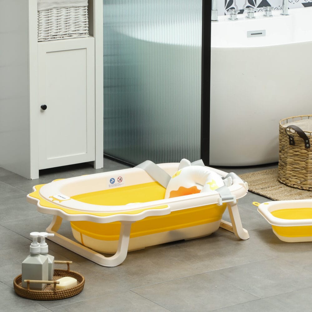 Babybadewanne faltbar 3er Set für Neugeborene mit niedlichen Löwenmustern und weichem Badekissen für bequemen Halt.