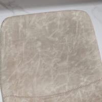 Barhocker 2er-Set drehbar & höhenverstellbar Kunstlederbezug Beige – Produktfoto zeigt modernes Design, hochwertige Materialien und funktionale Eigenschaften ideal für Wohn- oder Arbeitsbereiche. Perfekt als Einrichtungsinspiration oder zur Produktpräsentation in einem Onlineshop.