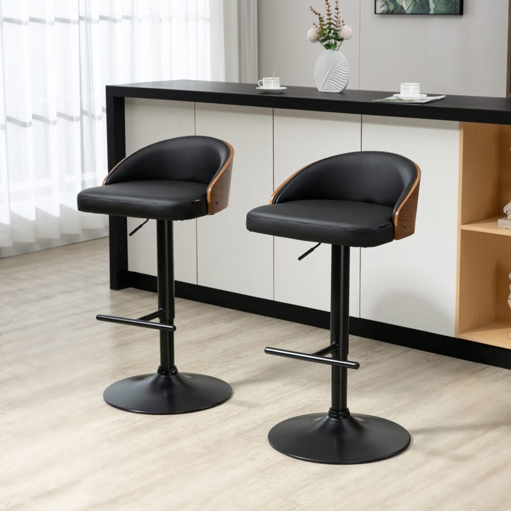 Barhocker 2er-Set höhenverstellbar aus Kunstleder – Produktfoto zeigt modernes Design, hochwertige Materialien und funktionale Eigenschaften ideal für Wohn- oder Arbeitsbereiche. Perfekt als Einrichtungsinspiration oder zur Produktpräsentation in einem Onlineshop.