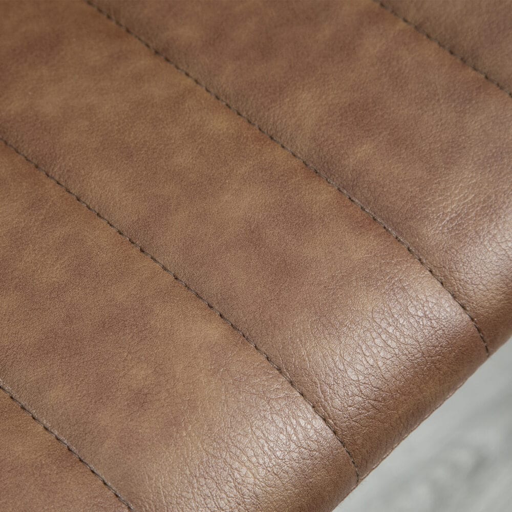 Barhocker Kunstleder höhenverstellbar mit Fussring Braun – Produktfoto zeigt modernes Design, hochwertige Materialien und funktionale Eigenschaften ideal für Wohn- oder Arbeitsbereiche. Perfekt als Einrichtungsinspiration oder zur Produktpräsentation in einem Onlineshop.
