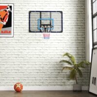 Blauer Basketballkorb zur Wandmontage, ideal für die Installation im Garten oder auf dem Spielplatz.