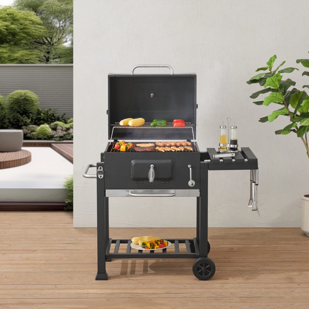 Hochwertiger BBQ-Wagen Grill Houston in Schwarz, Maße 105x114x47.5cm, mit großzügiger Grillfläche für Gartenpartys.