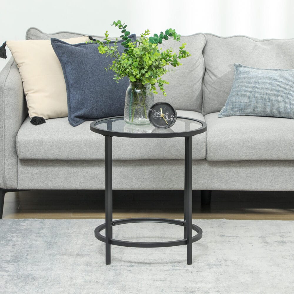 Beistelltisch rund mit Glasplatte & Metallrahmen Ø48x547cm Schwarz – Produktfoto zeigt modernes Design, hochwertige Materialien und funktionale Eigenschaften ideal für Wohn- oder Arbeitsbereiche. Perfekt als Einrichtungsinspiration oder zur Produktpräsentation in einem Onlineshop.