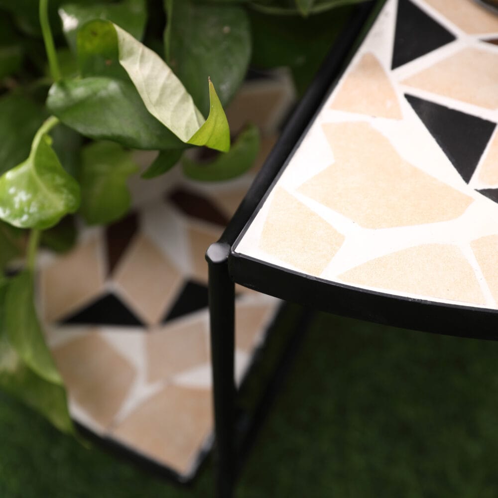 Blumentreppe 4-stufig, faltbar und platzsparend, Schwarz-Beige.