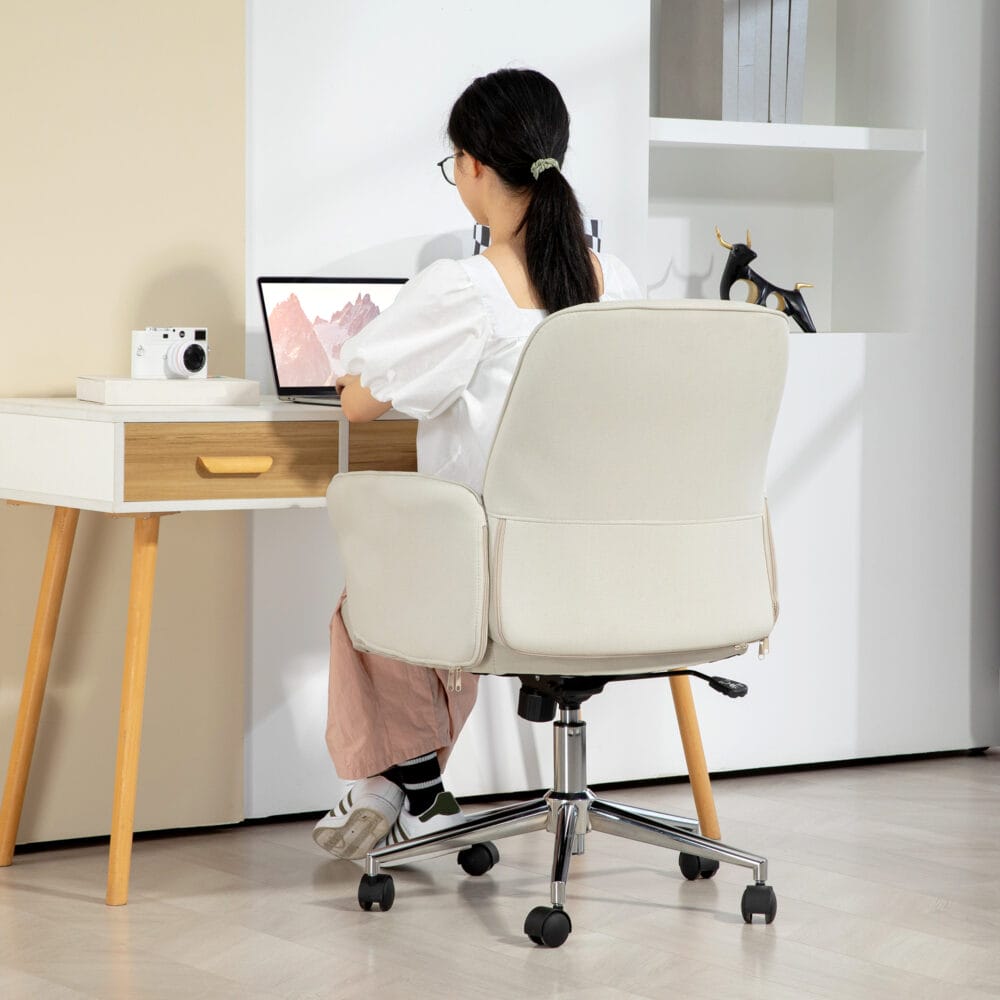Bürostuhl ergonomisch höhenverstellbar mit Wippfunktion bis 120kg Cremeweiss – Produktfoto zeigt modernes Design, hochwertige Materialien und funktionale Eigenschaften ideal für Wohn- oder Arbeitsbereiche. Perfekt als Einrichtungsinspiration oder zur Produktpräsentation in einem Onlineshop.