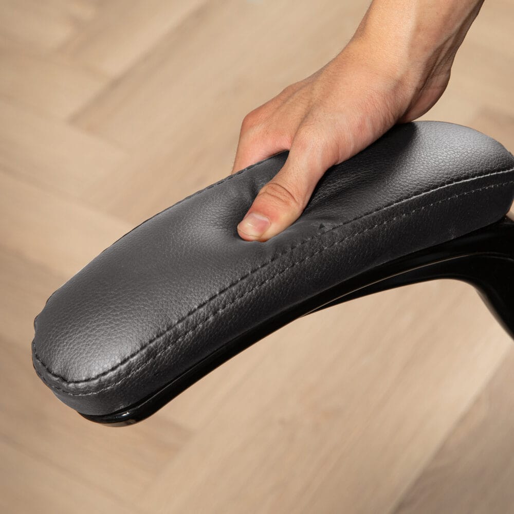 Bürostuhl höhenverstellbar ergonomisch Home-Office Dunkelgrau – Produktfoto zeigt modernes Design, hochwertige Materialien und funktionale Eigenschaften ideal für Wohn- oder Arbeitsbereiche. Perfekt als Einrichtungsinspiration oder zur Produktpräsentation in einem Onlineshop.