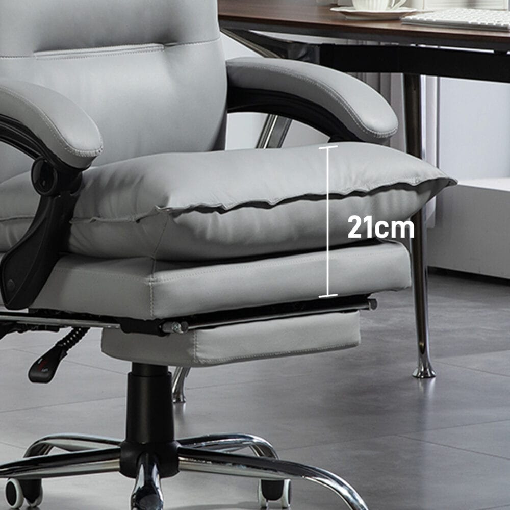 Bürostuhl Liegefunktion ergonomisch mit Fussstütze Hellgrau – Produktfoto zeigt modernes Design, hochwertige Materialien und funktionale Eigenschaften ideal für Wohn- oder Arbeitsbereiche. Perfekt als Einrichtungsinspiration oder zur Produktpräsentation in einem Onlineshop.