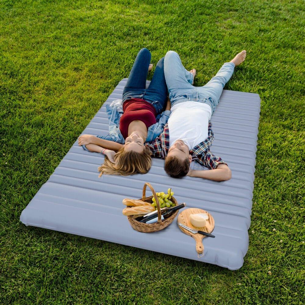Camping Isomatte selbstaufblasend für 2 Personen, bis 150 kg, Farbe Blau.