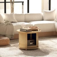 Couchtisch rund aus Bambus mit verstecktem Stauraum Ø60x45cm Natur – Produktfoto zeigt modernes Design, hochwertige Materialien und funktionale Eigenschaften ideal für Wohn- oder Arbeitsbereiche. Perfekt als Einrichtungsinspiration oder zur Produktpräsentation in einem Onlineshop.