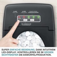 Tragbare und kompakte Eiswürfelmaschine (12kg/Tag) mit LED-Anzeige.