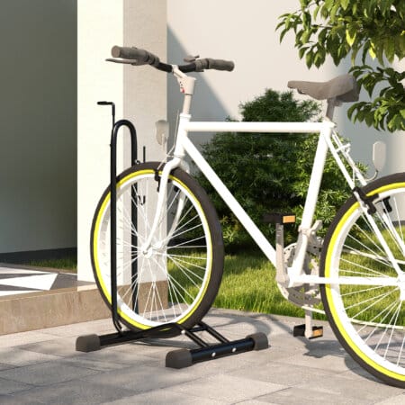 Ein schwarzer Fahrradständer aus wetterfestem Metall, Maße 45x44x118cm.