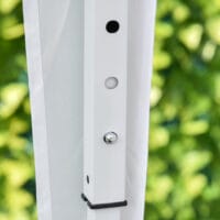 Weißer 2x2m Faltpavillon mit 4 Seitenwänden.