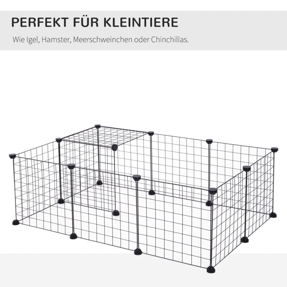 Schwarzes Freilaufgehege aus Metallgitter.
