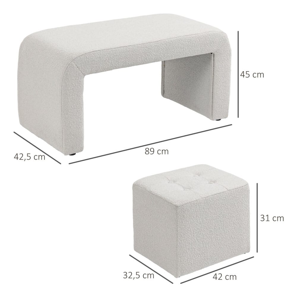 Ein 3-teiliger Fusshocker und Polsterhocker in Weiss.