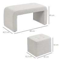 Ein 3-teiliger Fusshocker und Polsterhocker in Weiss.