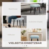 Ein hellblauer, quadratischer Fusshocker in Kaschmir-Optik mit Stahlbeinen.