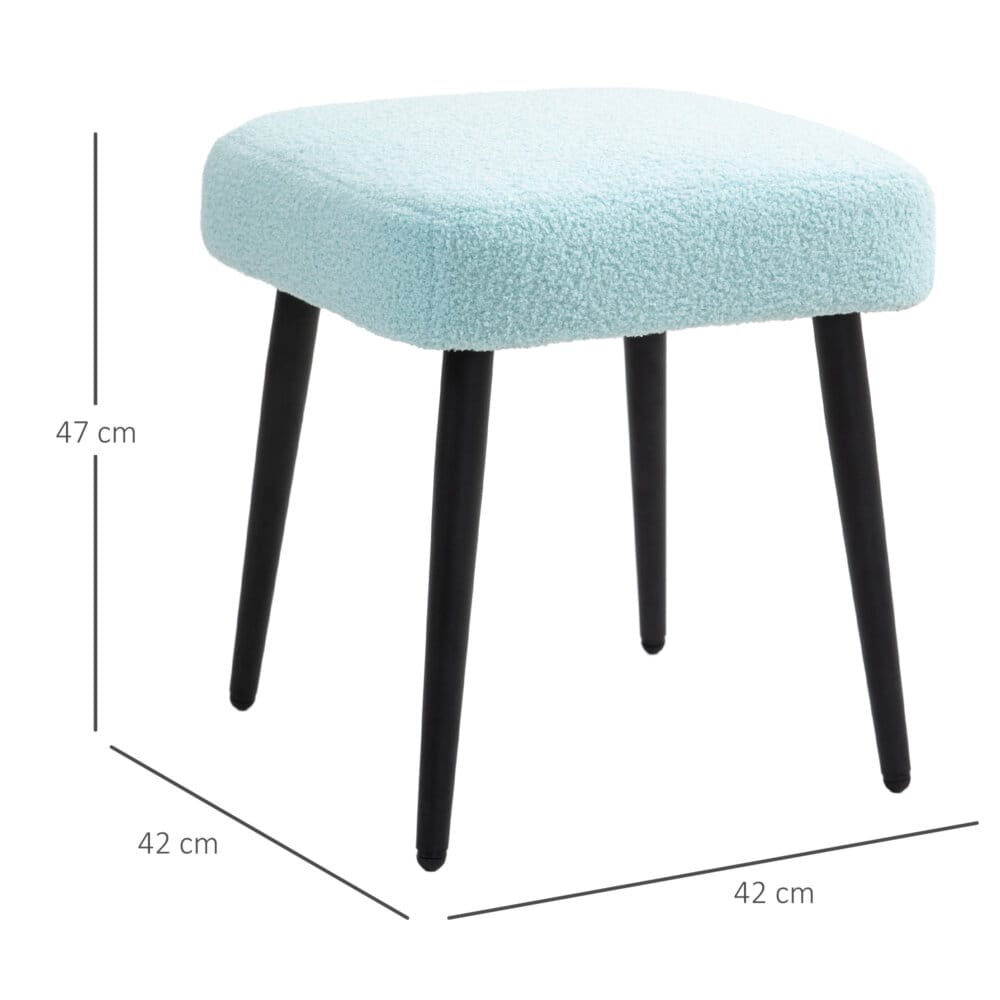 Ein hellblauer, quadratischer Fusshocker in Kaschmir-Optik mit Stahlbeinen.
