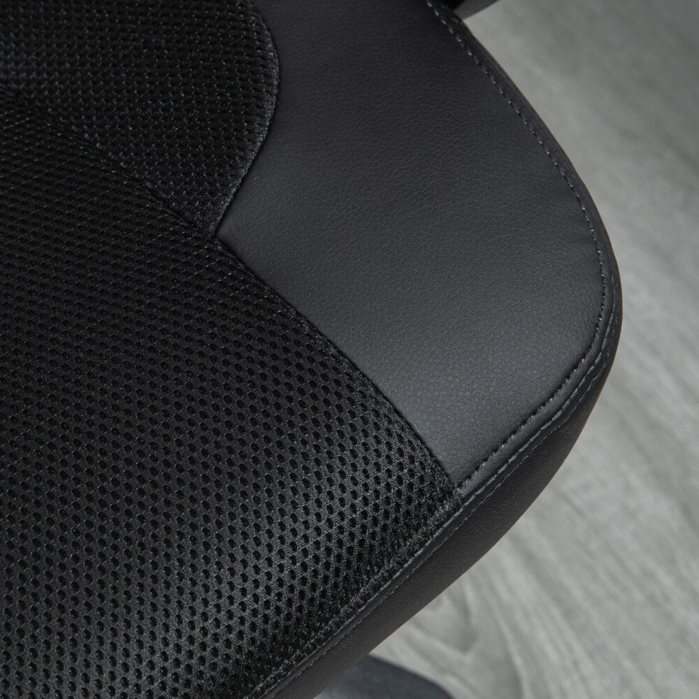 Gaming Stuhl mit Wärmefunktion & 6 Vibrationspunkten – Produktfoto zeigt modernes Design, hochwertige Materialien und funktionale Eigenschaften ideal für Wohn- oder Arbeitsbereiche. Perfekt als Einrichtungsinspiration oder zur Produktpräsentation in einem Onlineshop.