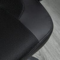 Gaming Stuhl mit Wärmefunktion & 6 Vibrationspunkten – Produktfoto zeigt modernes Design, hochwertige Materialien und funktionale Eigenschaften ideal für Wohn- oder Arbeitsbereiche. Perfekt als Einrichtungsinspiration oder zur Produktpräsentation in einem Onlineshop.