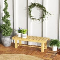 Naturbelassene Massivholz-Gartensitzbank, 2-Sitzer, Maße 110x38x35cm.