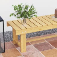 Naturbelassene Massivholz-Gartensitzbank, 2-Sitzer, Maße 110x38x35cm.