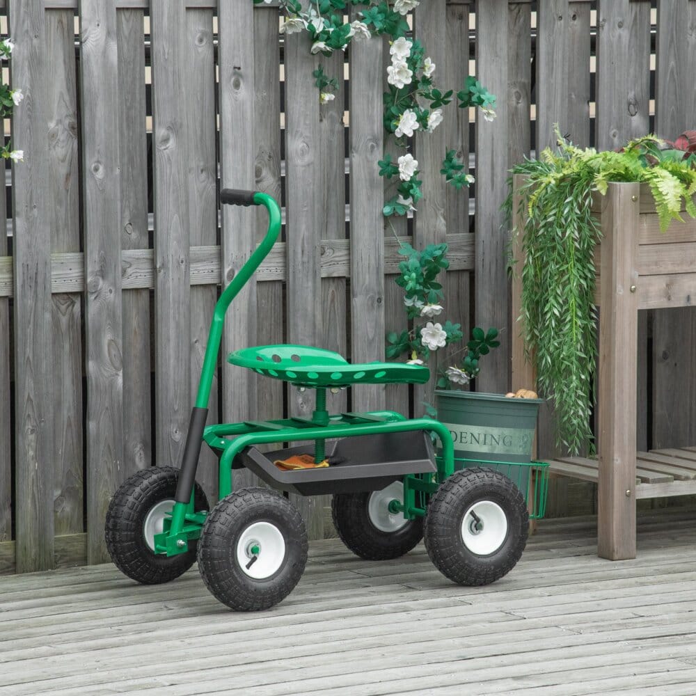 Ein grüner Gartenwagen mit Drehsitz und Ablagekorb.