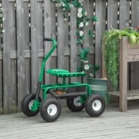 Ein grüner Gartenwagen mit Drehsitz und Ablagekorb.