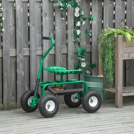 Ein grüner Gartenwagen mit Drehsitz und Ablagekorb.