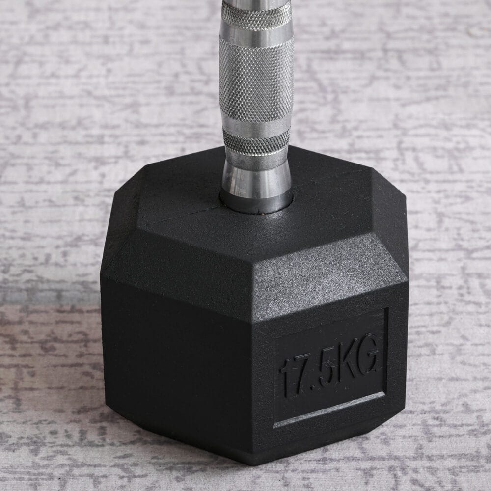 Schwarze Hexagon Gummihanteln 17,5kg für Krafttraining.