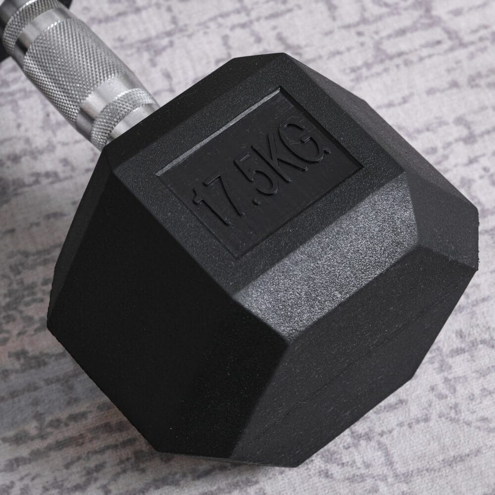 Schwarze Hexagon Gummihanteln 17,5kg für Krafttraining.