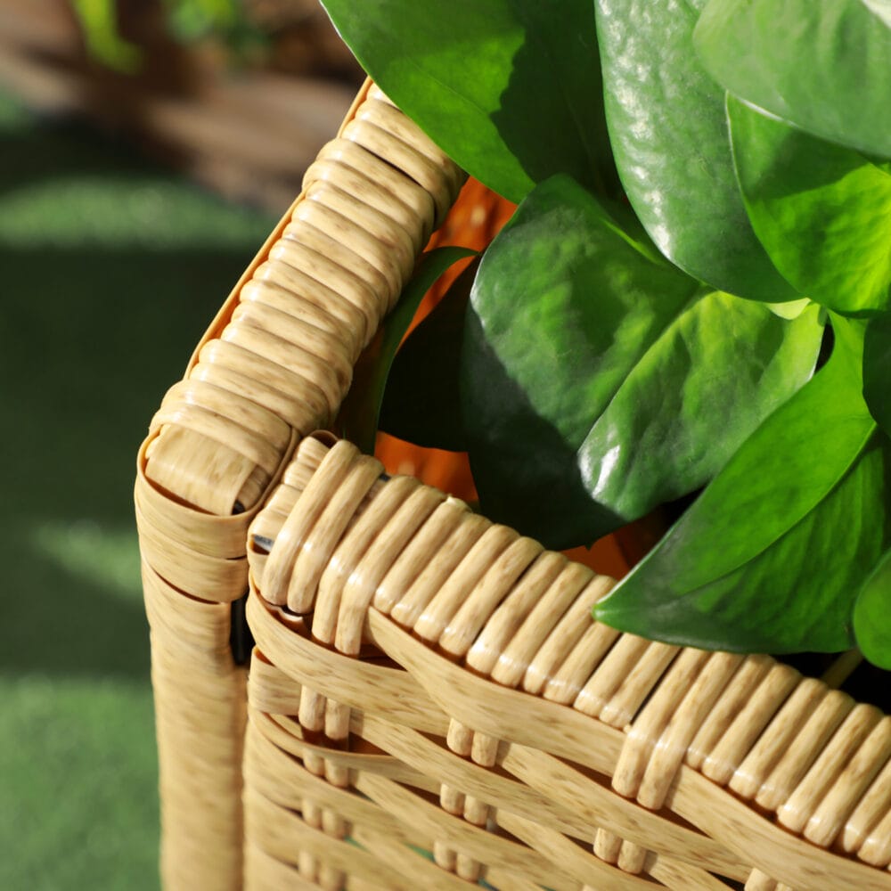 Hochbeet 70x30x72 cm mit Ablage aus Poly-Rattan, ideal für Garten, Farbe Sandfarben.
