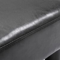 Ein schwarzer Chesterfield Hocker aus Kunstleder, Maße 40x30x24cm.