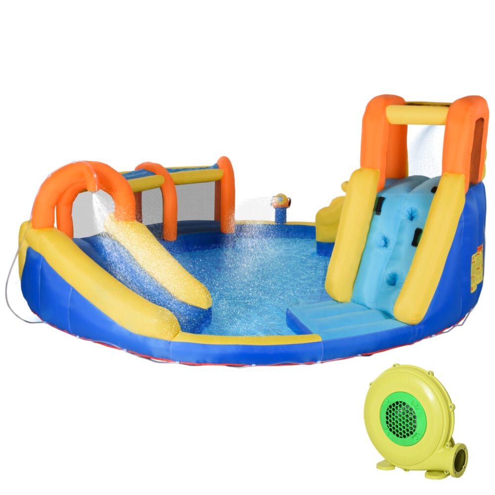 Bunte aufblasbare Hüpfburg für den Garten, ausgestattet mit einer Rutsche und einem einem kleinen Wasserpark. Sie bietet riesigen Spass und Abkühlung an warmen Tagen.