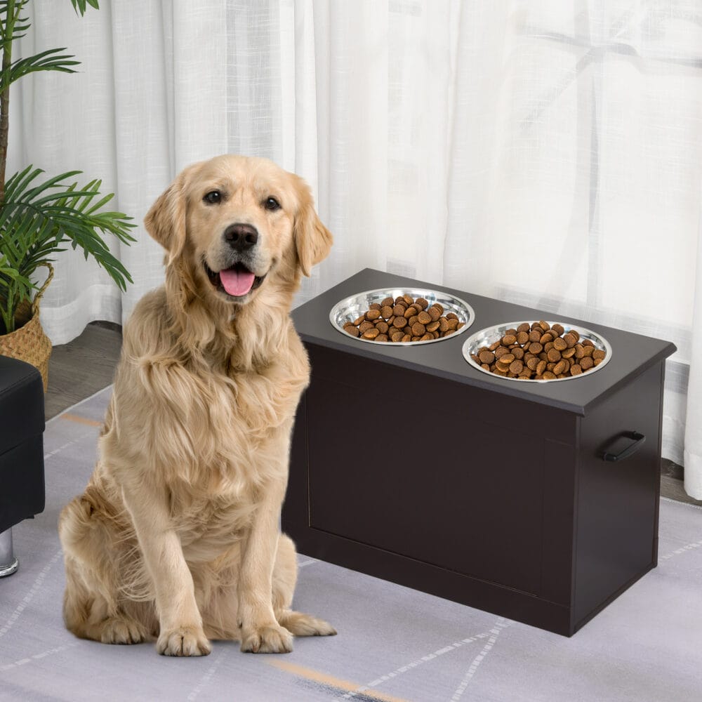Espressofarbener Hunde-Fressnapf mit Stauraum und 2 Edelstahlnäpfen.
