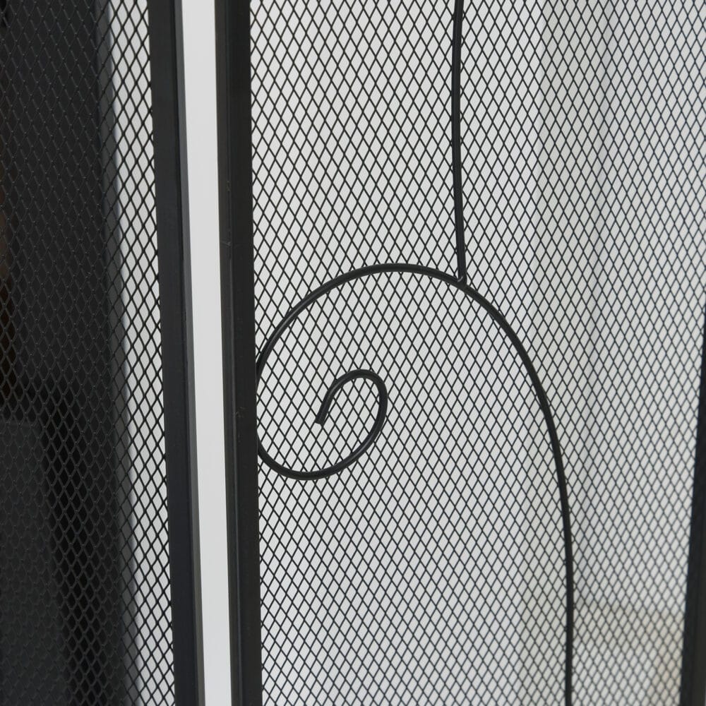Kamingitter mit 3 Paneelen, klappbar, sicher und stabil in Schwarz.