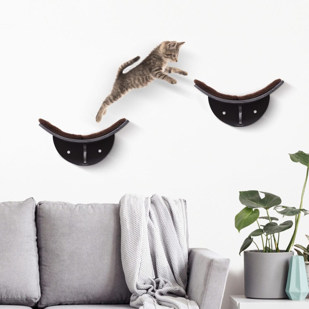 Braunes Katzenbett zur Wandmontage, Masse 41x28x21cm, bietet Ihrer Katze einen erhöhten und sicheren Schlafplatz.