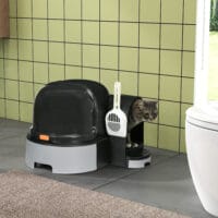 Graues Katzenhaus mit integrierter Katzentoilette und zwei Bodenwannen, Masse 52x60x42cm, bietet Komfort und Diskretion.