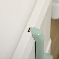 Weiss-grünes Katzenklo mit Schaufel, Schublade und Deodorant, für eine umfassende Hygiene und einfache Wartung.