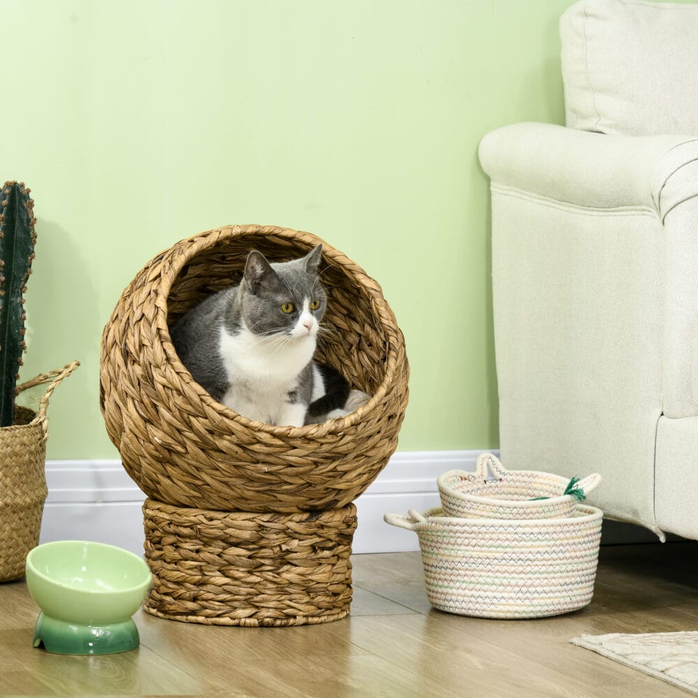 Brauner Katzenkorb mit Kissen, Masse 42x33x52cm, ein gemütlicher und praktischer Schlafplatz für Katzen.