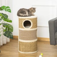 Kratzbaum für Katzen mit 3 Ebenen aus Sisal und Plüsch, bietet Abwechslung zum Kratzen, Klettern und Ruhen.