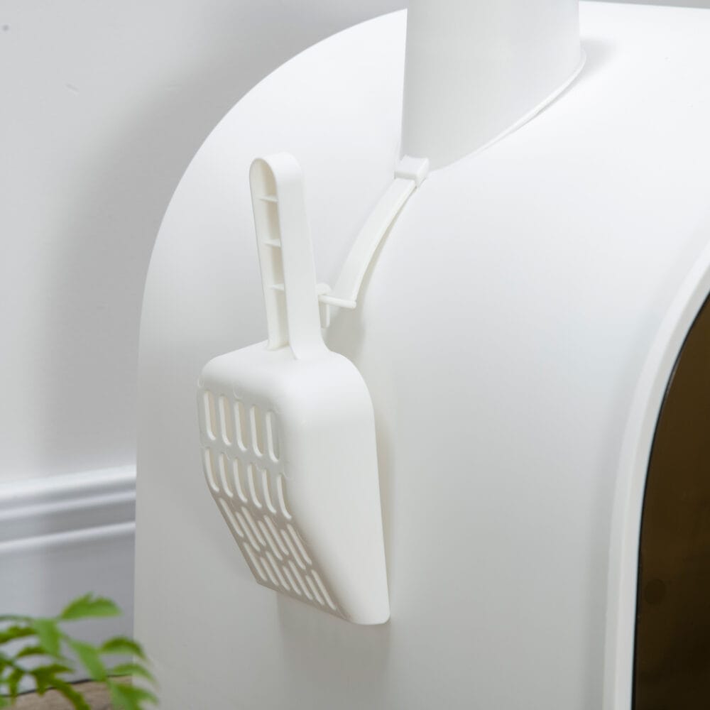 Weisse Katzentoilette mit Haube und integrierter Matte, für Katzen bis 5kg, sorgt für Sauberkeit und Komfort.