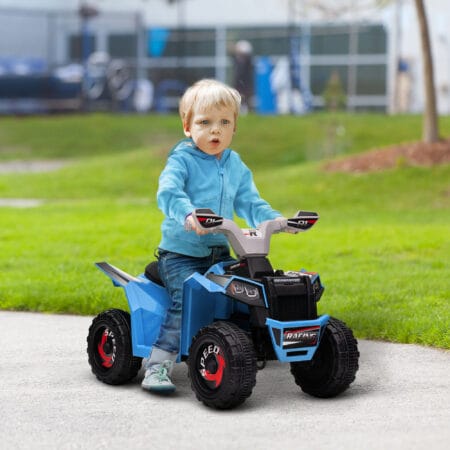 Blaues 6V Elektro-Quad für Kinder von 1.5-3 Jahren, erreicht eine Geschwindigkeit von 2.5 km/h.