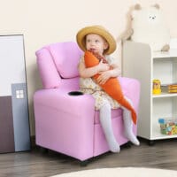 Ein rosa Kindersofa mit Schlaffunktion, Maße 62x56x69cm.