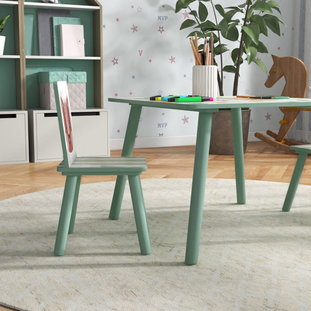 Grünes Kindertisch Set mit 2 passenden Stühlen und niedlichem Tiermotiv, ideal für Kinder von 3 bis 8 Jahren zum Spielen und Lernen.
