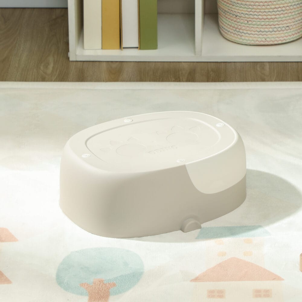 Grauer Kindertopf 3-in-1 mit Griffen und abnehmbarem Innenteil, robust und bis 50 kg belastbar für alle Entwicklungsphasen.