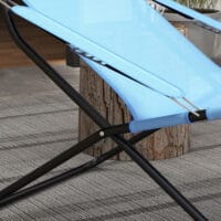 Klappstuhl mit verstellbarer Rückenlehne, 120 kg belastbar, Mesh-Material, Farbe Blau.
